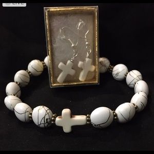 1 (Set) Bracelet & Earrings